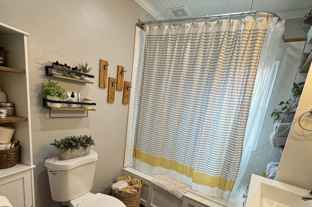 Photo of Bathroom in Mount Carmel