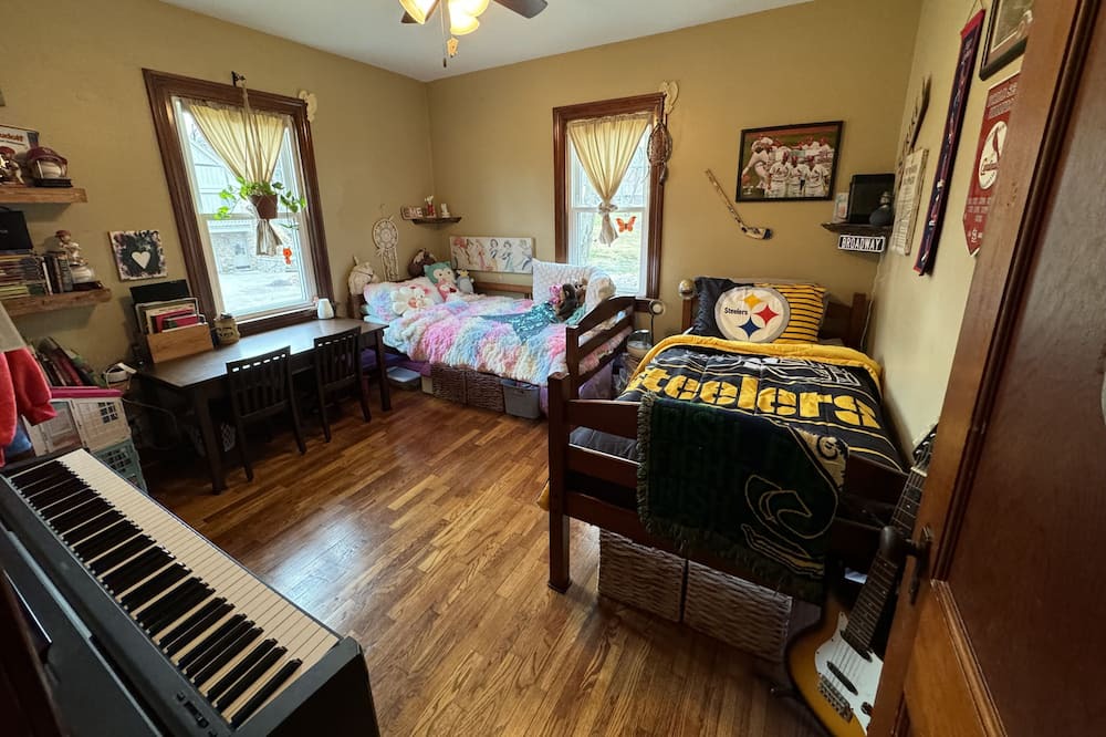 Photo of Bedroom in Mount Carmel