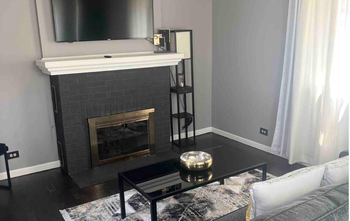 Photo of Livingroom in Lansing
