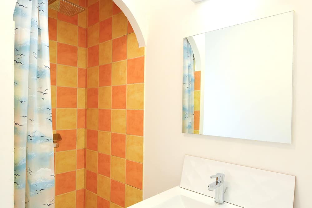 Photo of Bathroom in Saint-Brigitte