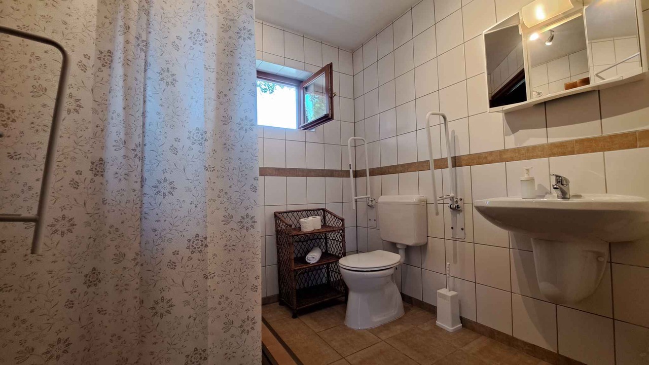 Photo of Bathroom in Tiszafured
