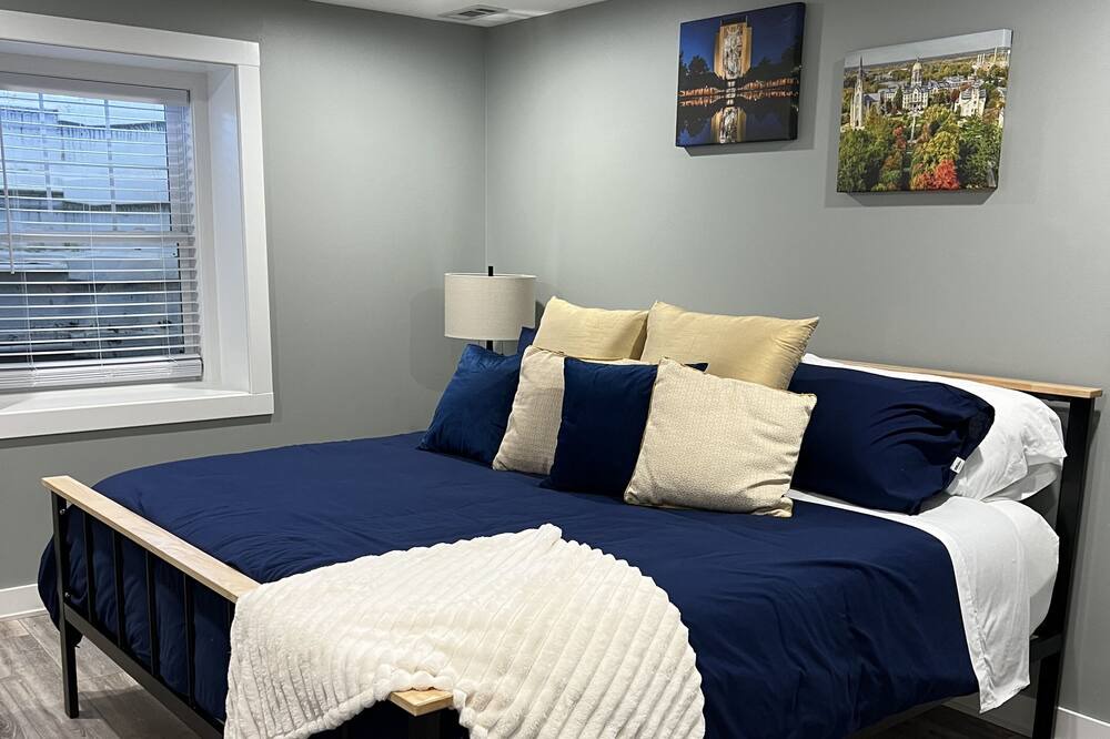 Photo of Bedroom in Wooded Estates