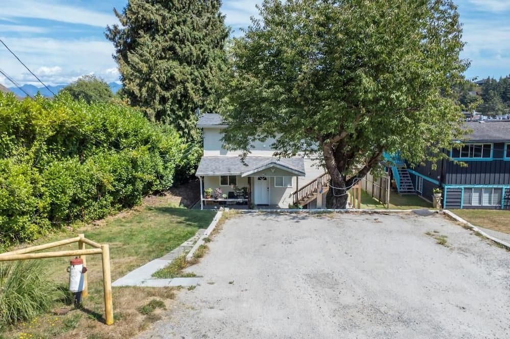 Photo of Outdoor in Gibsons