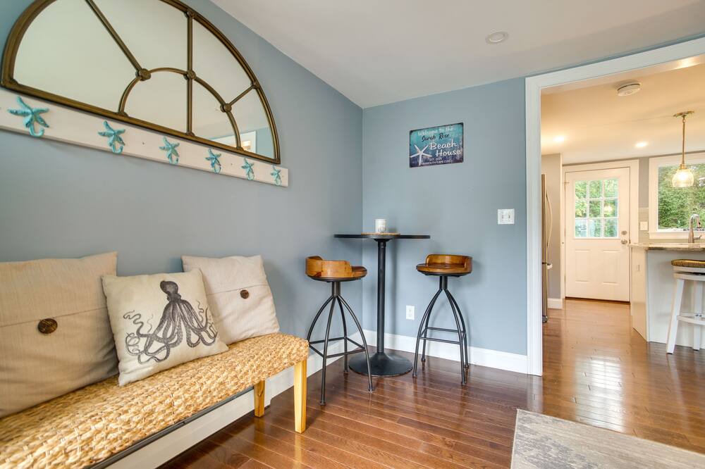 Photo of Livingroom in West Yarmouth