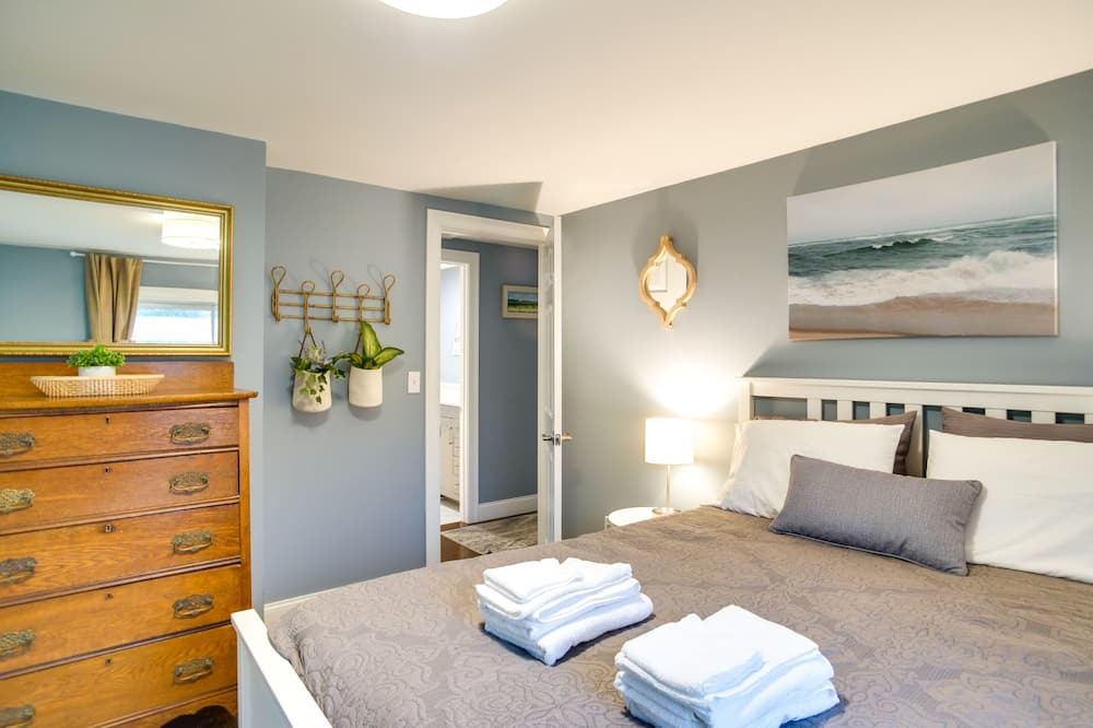 Photo of Bedroom in West Yarmouth