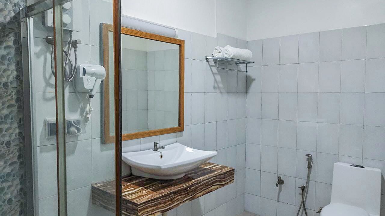 Photo of Bathroom in Dharavandhoo