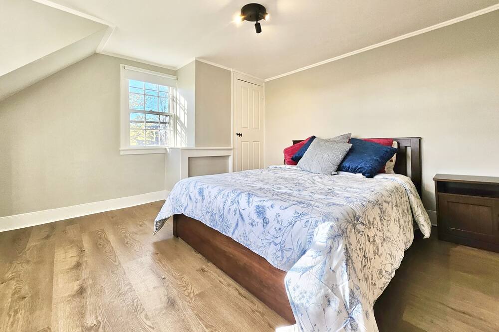Photo of Bedroom in Newton Upper Falls