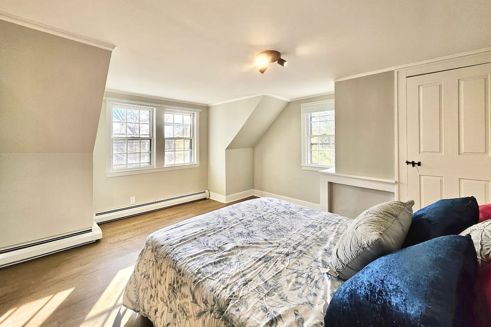 Photo of Bedroom in Newton Upper Falls
