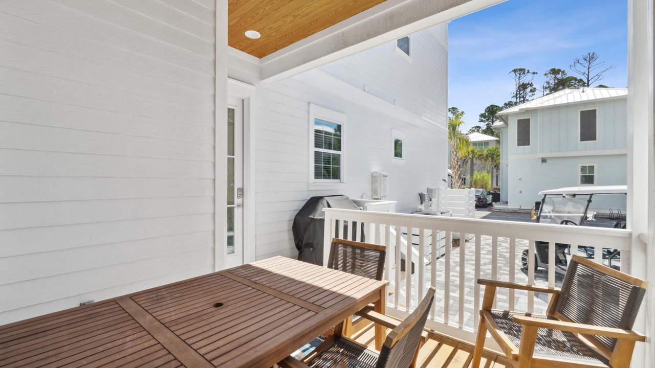 Photo of Patio Balcony in Treetop
