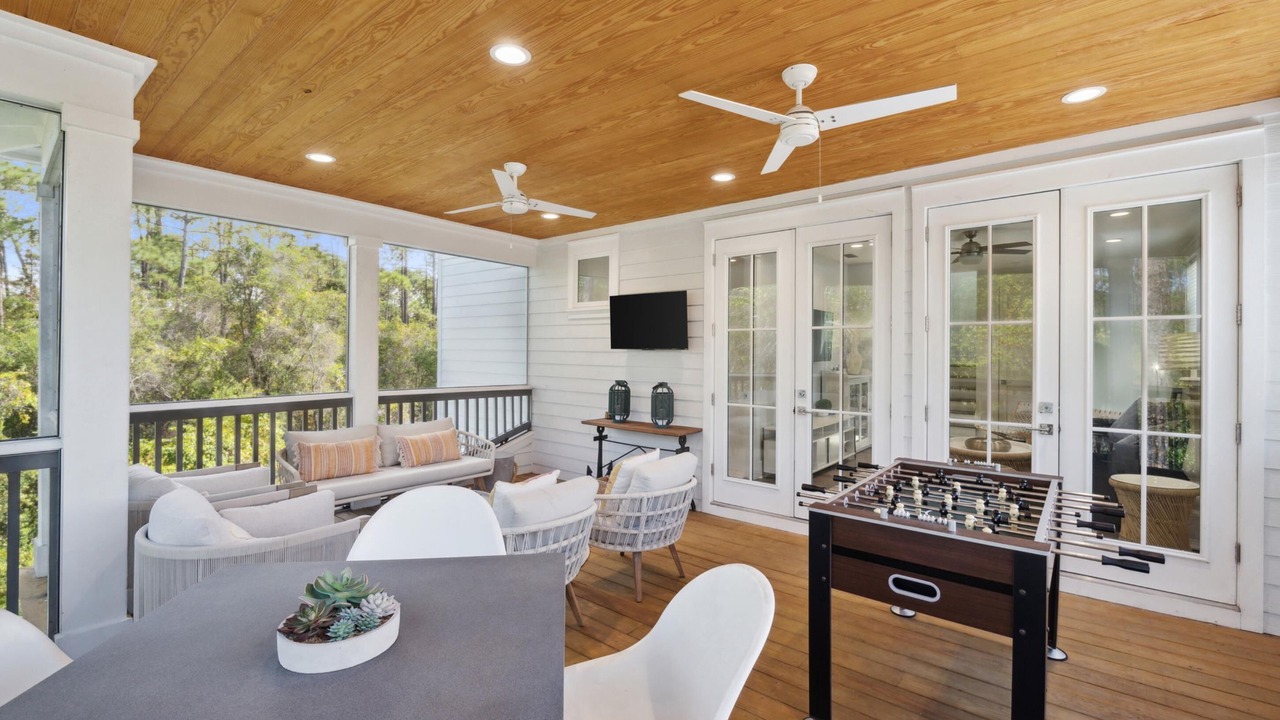 Photo of Patio Balcony in Treetop