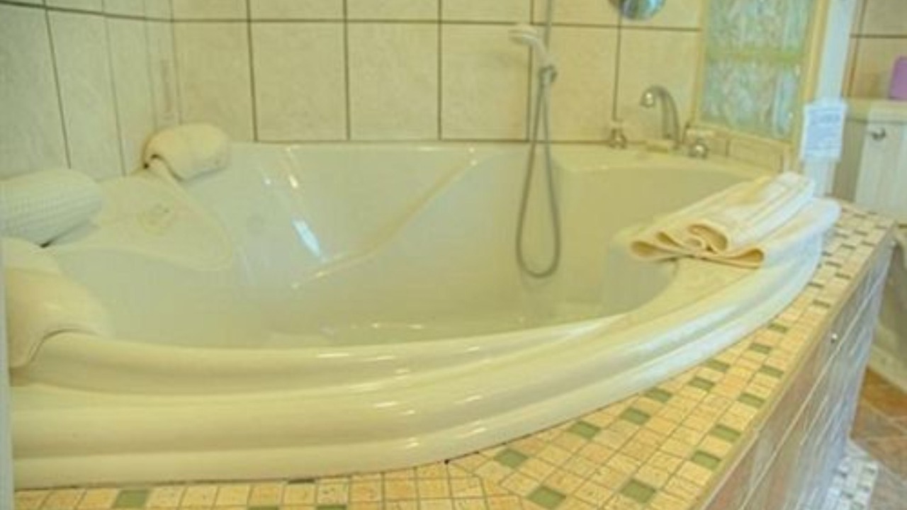Photo of Bathroom in West Washington