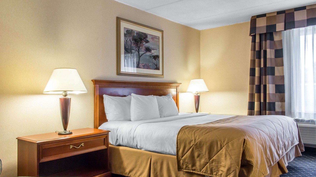 Photo of Bedroom in Ronkonkoma