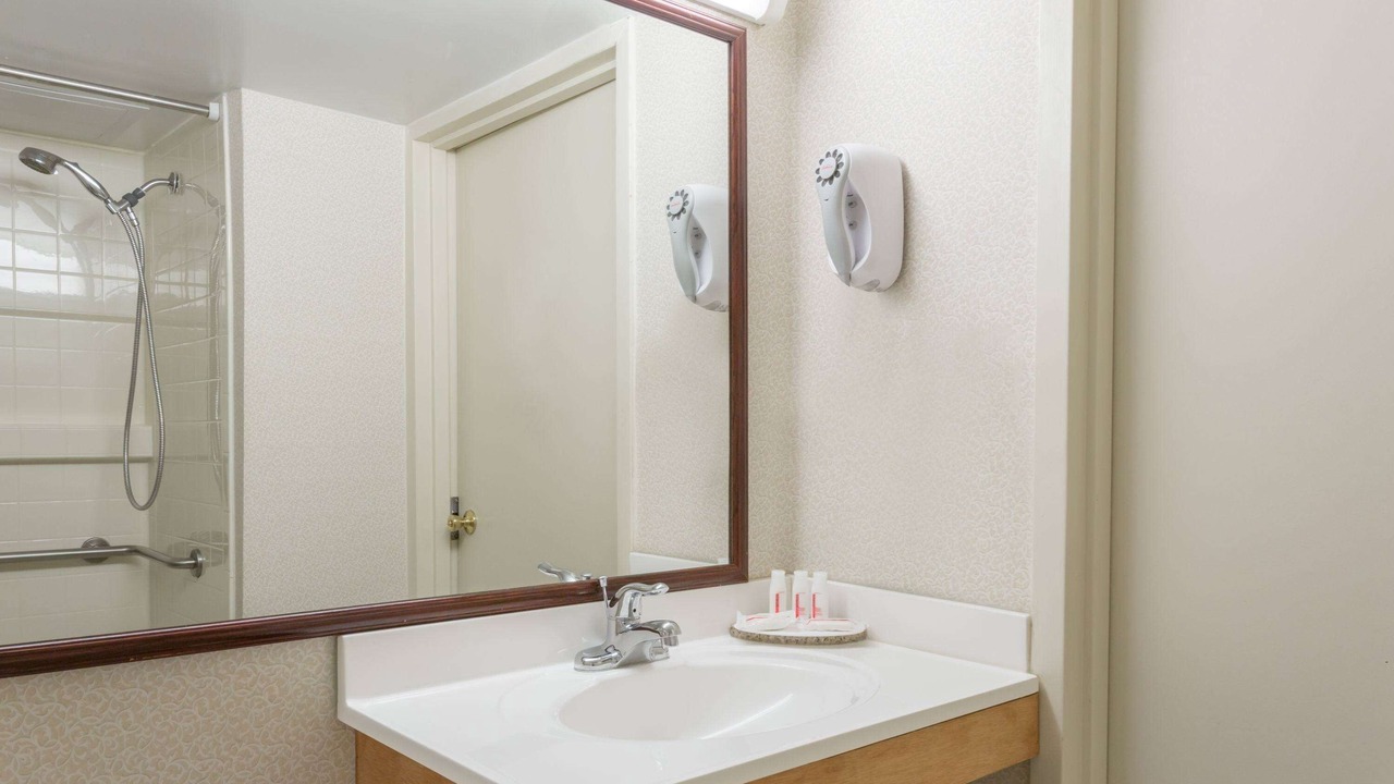 Photo of Bathroom in Triangle