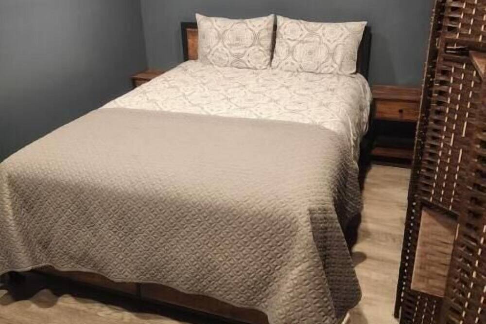 Photo of Bedroom in Manorville