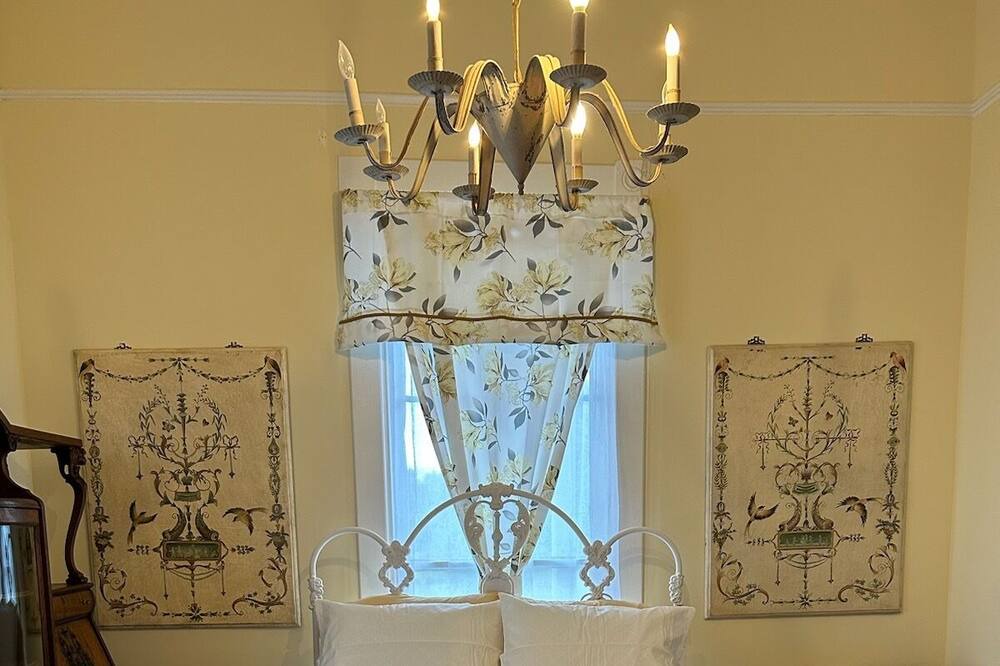 Photo of Bedroom in North Newport News