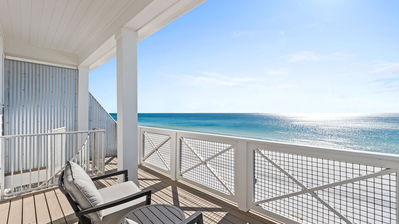Photo of Patio Balcony in Crescent Beach