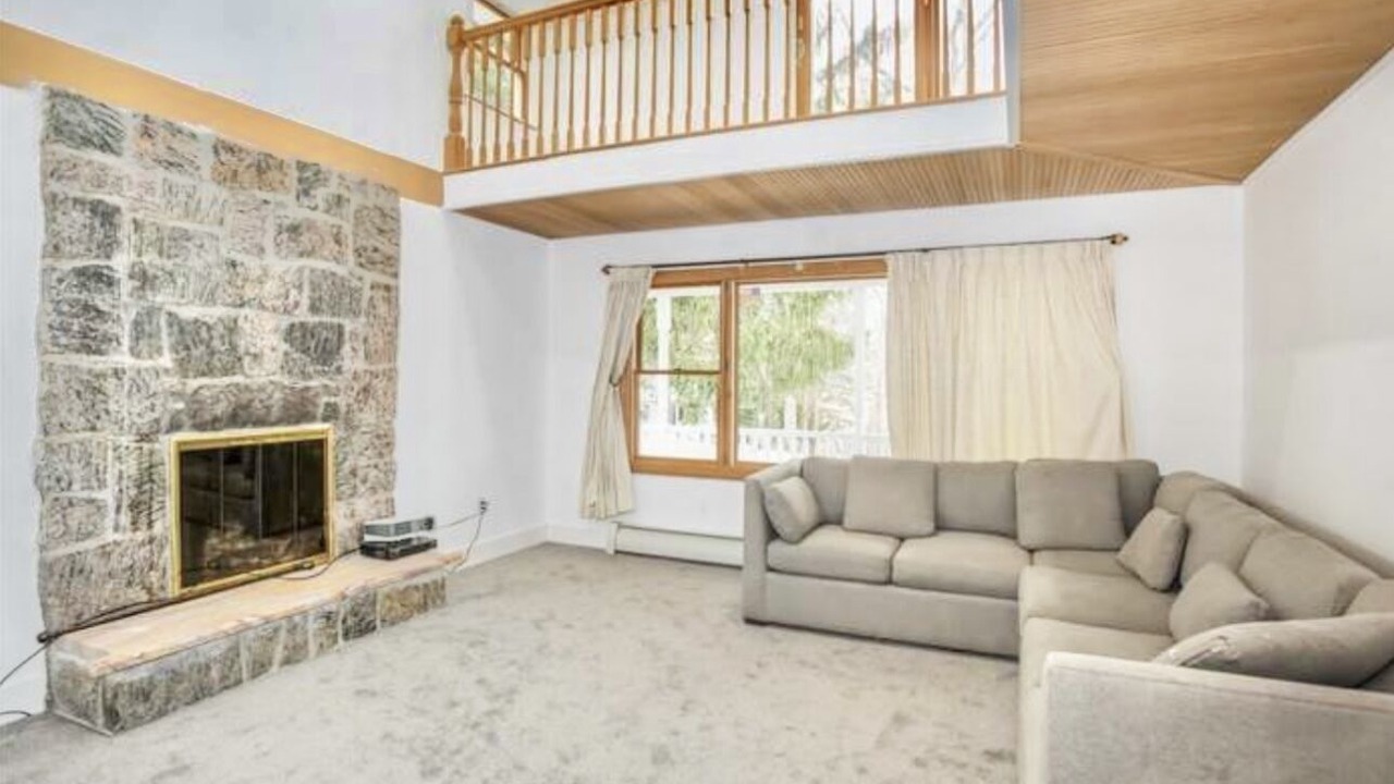 Photo of Livingroom in Middle Island