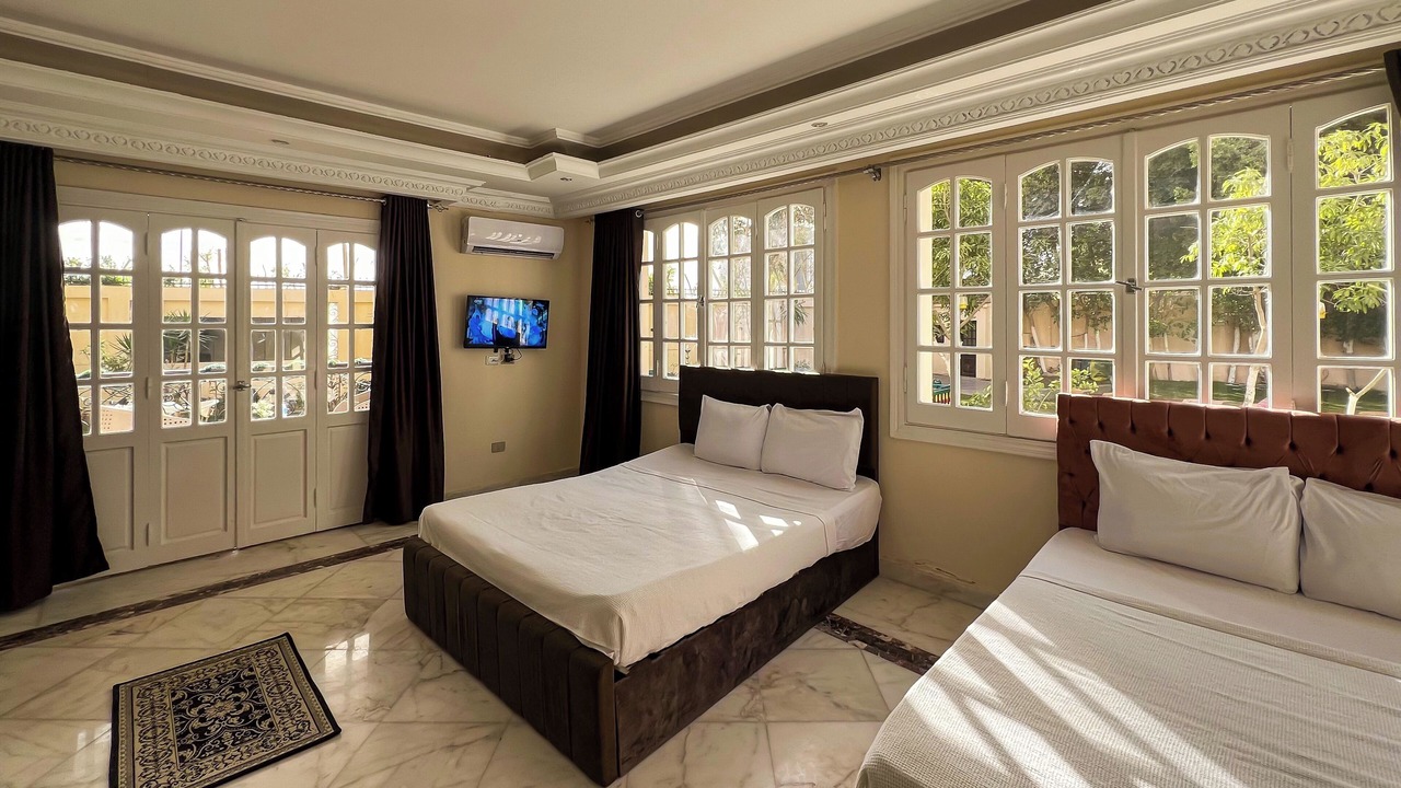 Photo of Bedroom in Pyramids Gardens