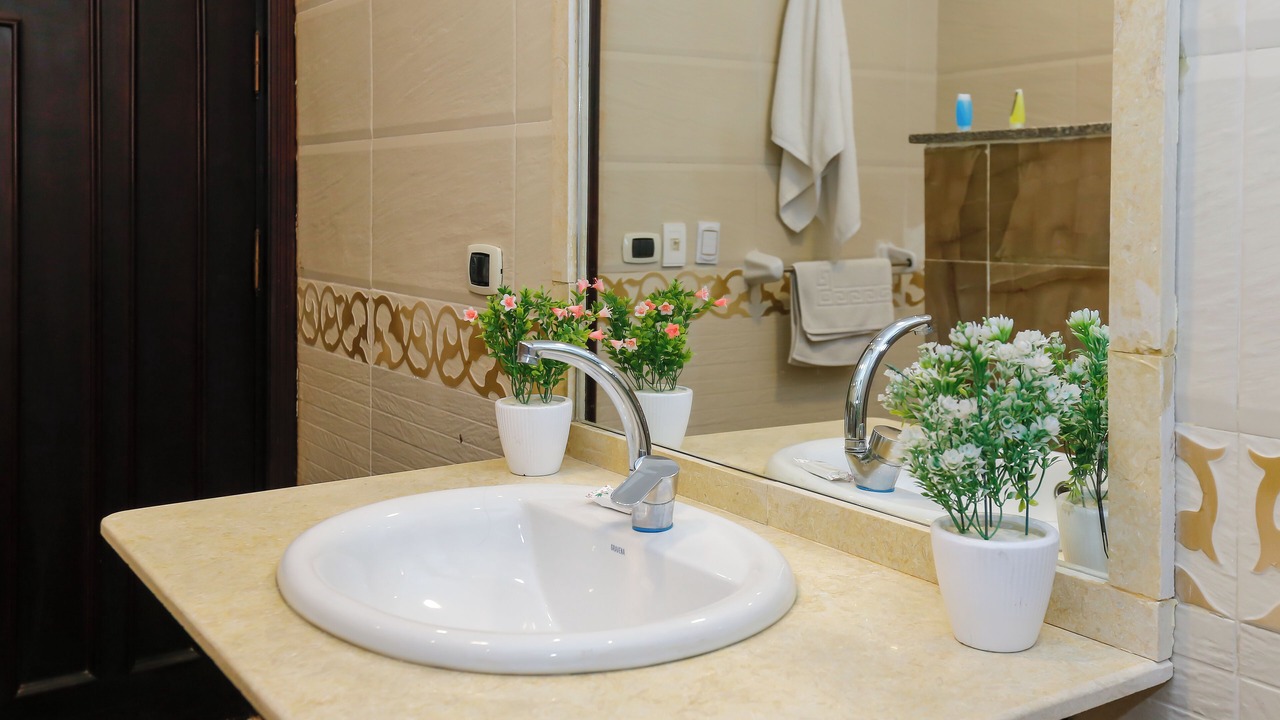 Photo of Bathroom in Pyramids Gardens