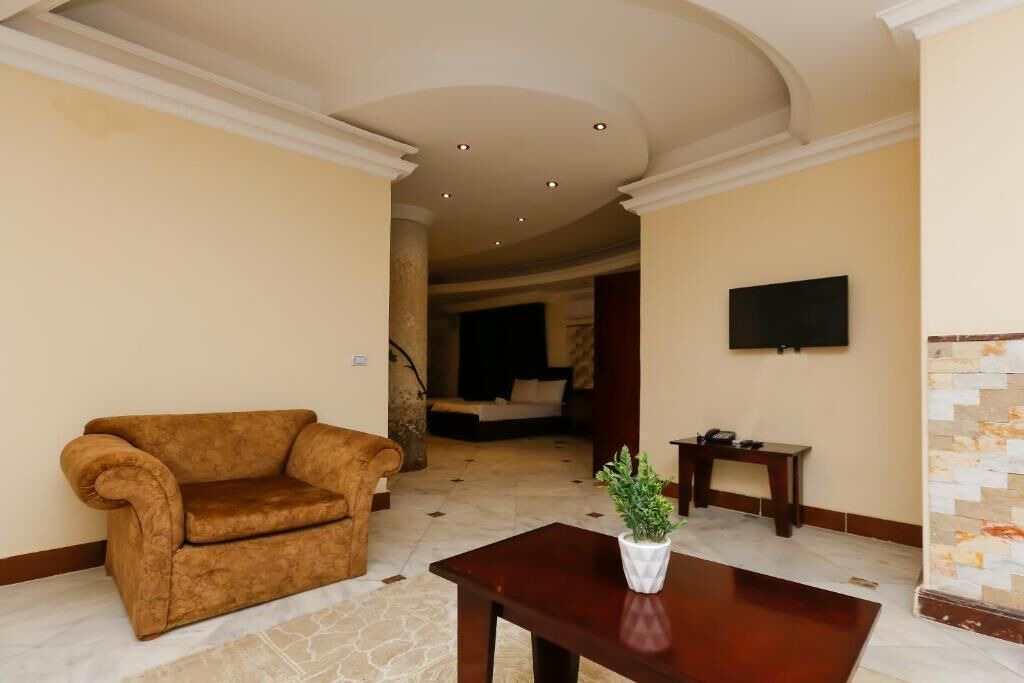 Photo of Bedroom in Pyramids Gardens