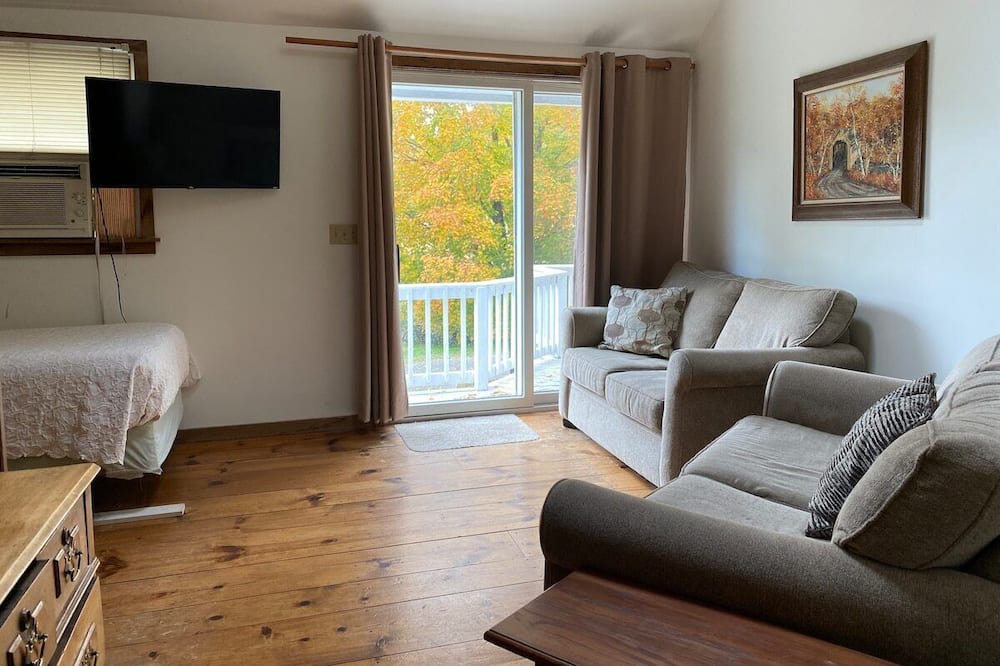 Photo of Livingroom in Canaan