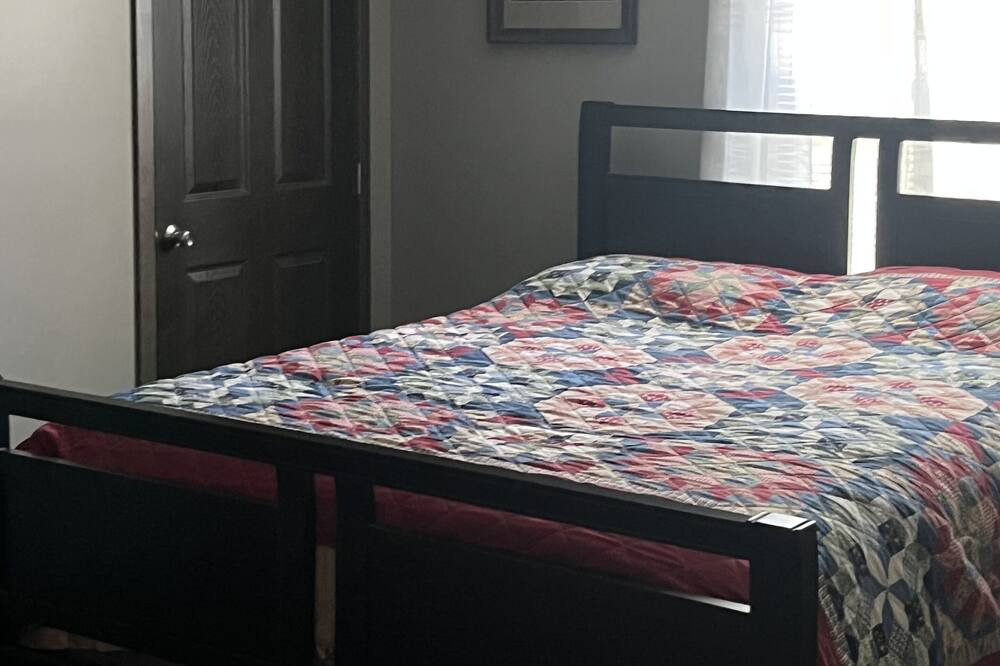 Photo of Bedroom in Mariah Hill