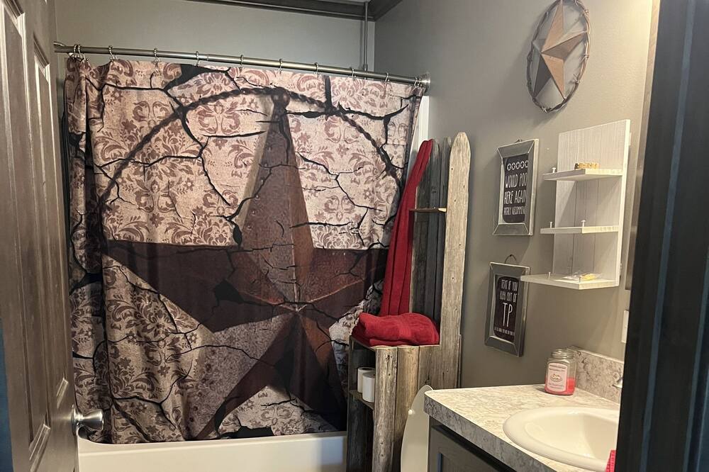 Photo of Bathroom in Mariah Hill