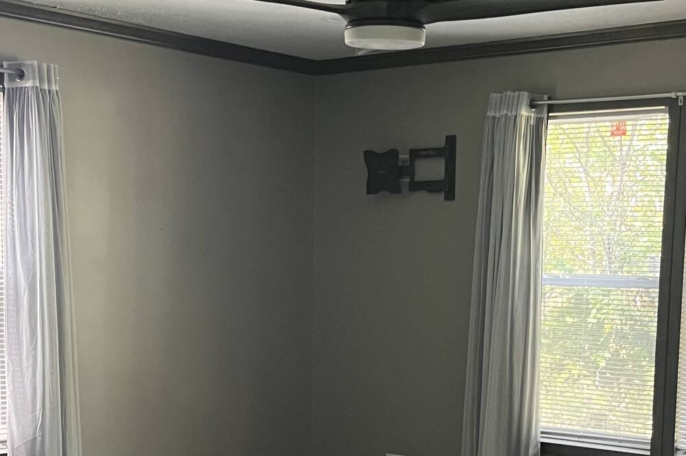 Photo of Bedroom in Mariah Hill