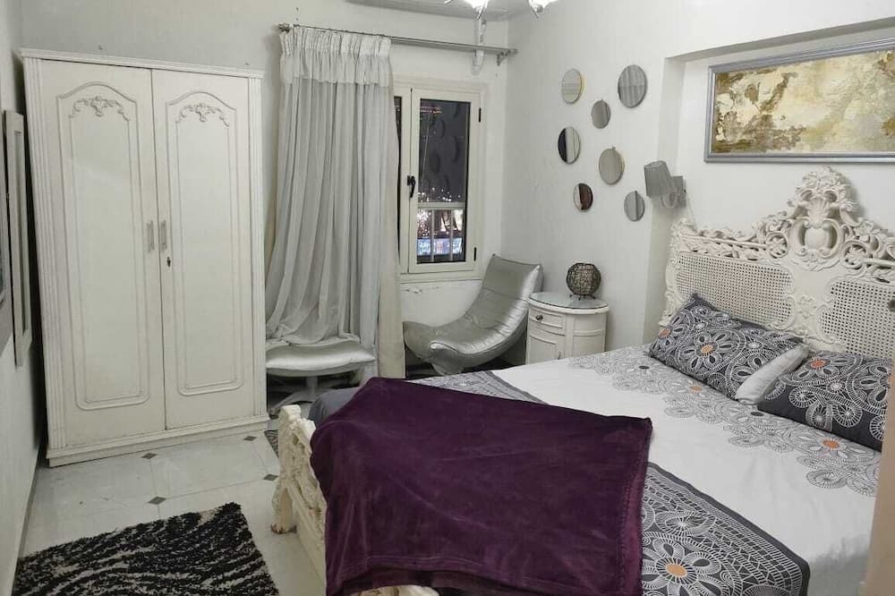 Photo of Bedroom in Alexandria