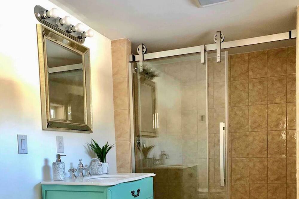 Photo of Bathroom in Haines Falls