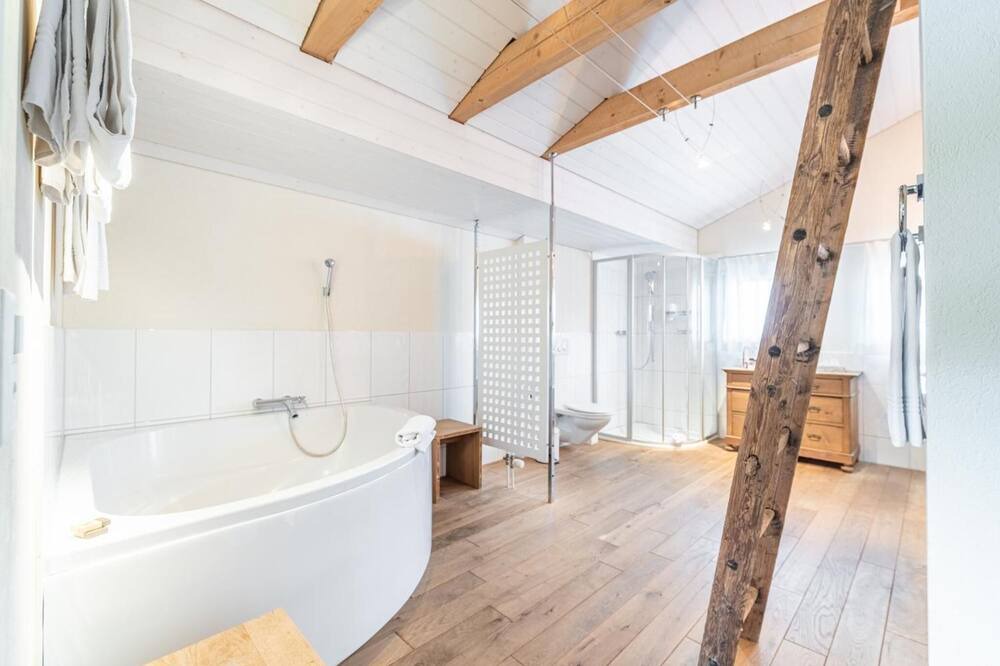 Photo of Bathroom in Lungern