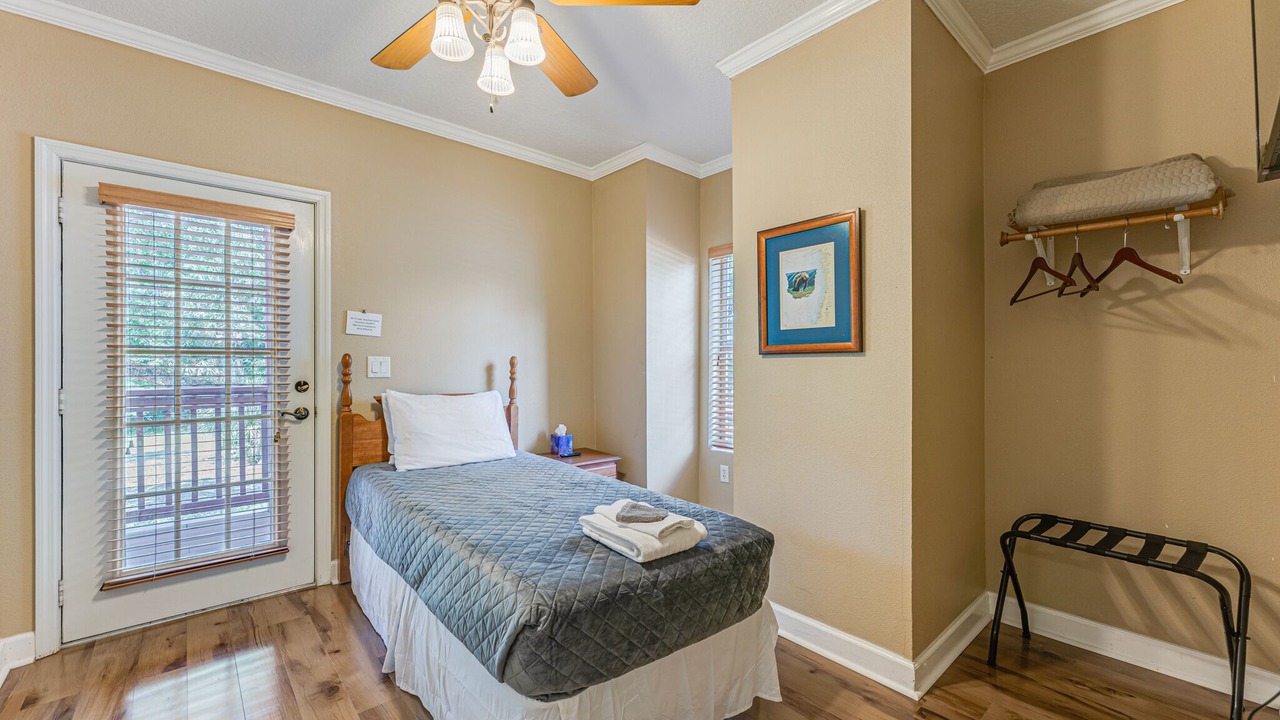 Photo of Bedroom in Chassahowitzka