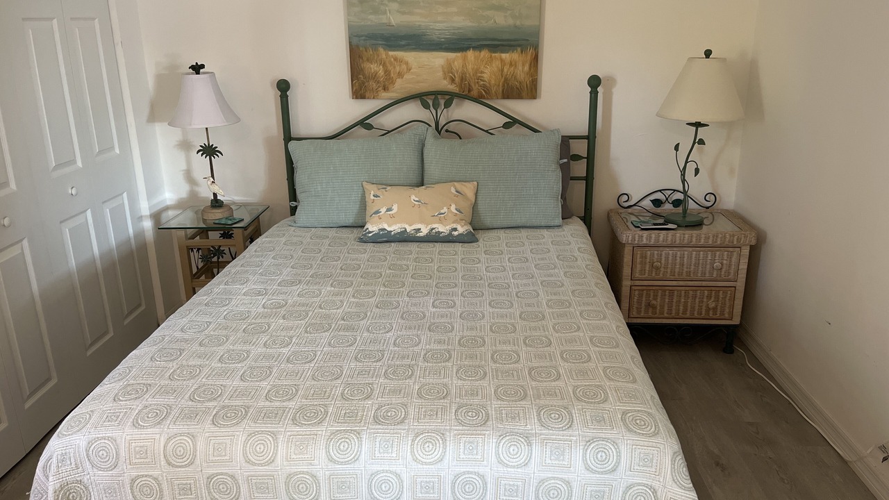 Photo of Bedroom in Bokeelia