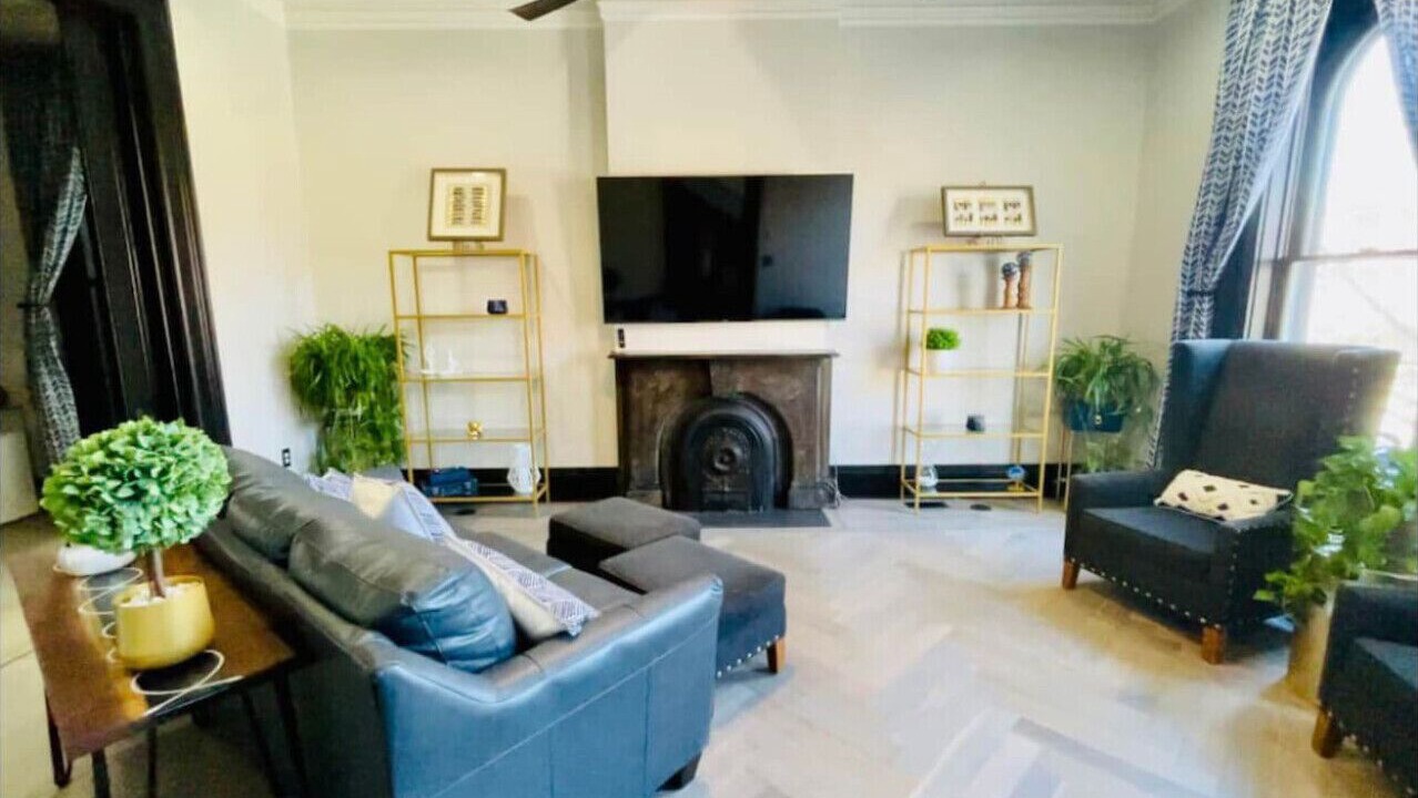 Photo of Livingroom in Downtown Indianapolis