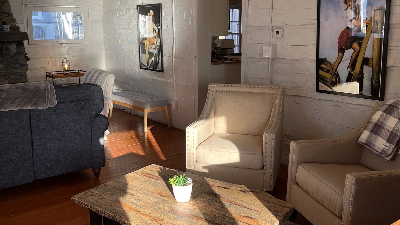 Photo of Livingroom in Hammondsport