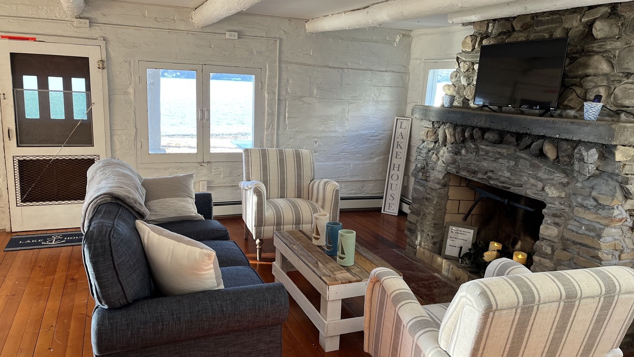 Photo of Livingroom in Hammondsport