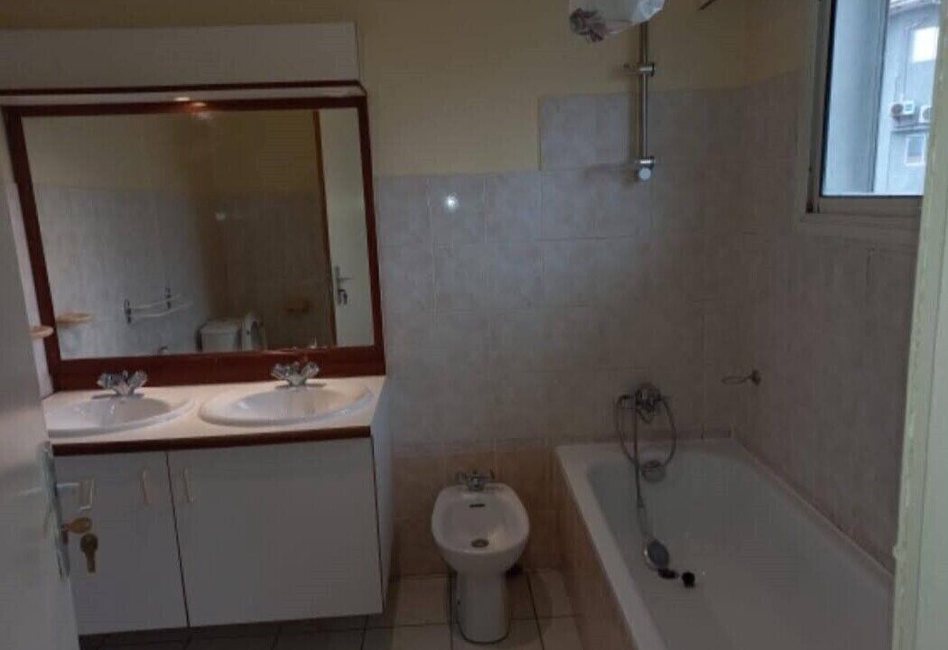 Photo of Bathroom in Pointe-Noire