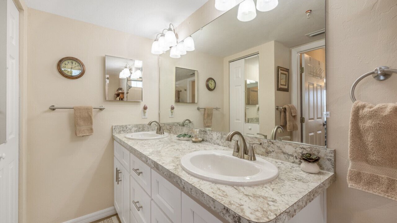 Photo of Bathroom in Cedar Key
