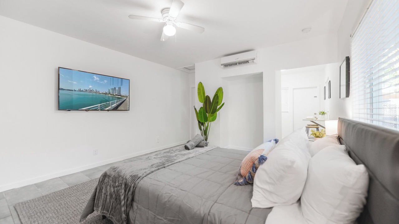 Photo of Bedroom in Northeast Miami