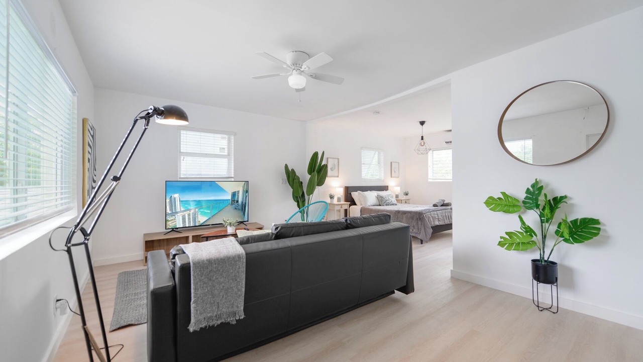 Photo of Livingroom in Northeast Miami