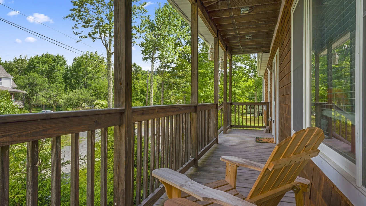 Photo of Patio Balcony in Haines Falls