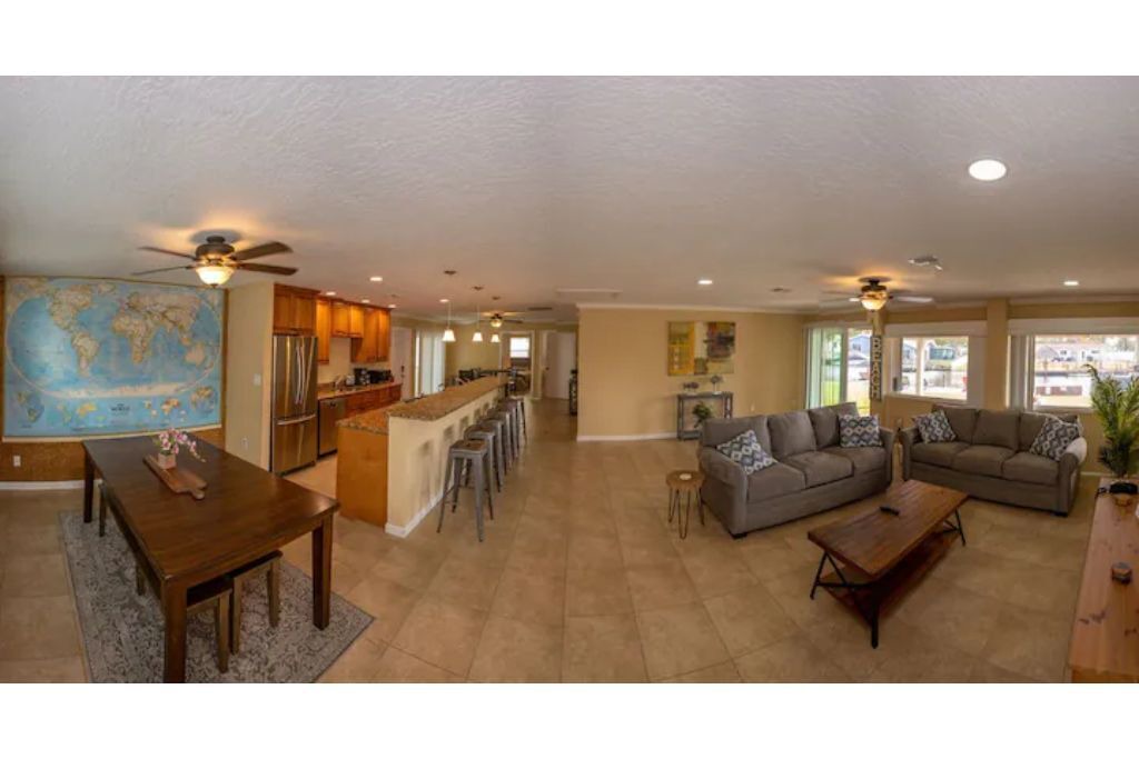 Photo of Livingroom in Cocoa Isles