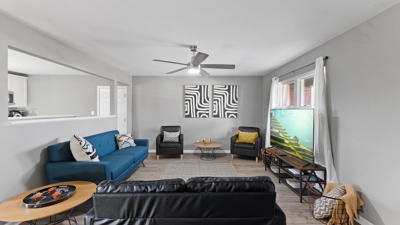 Photo of Livingroom in Jeffersonville - Clarksville