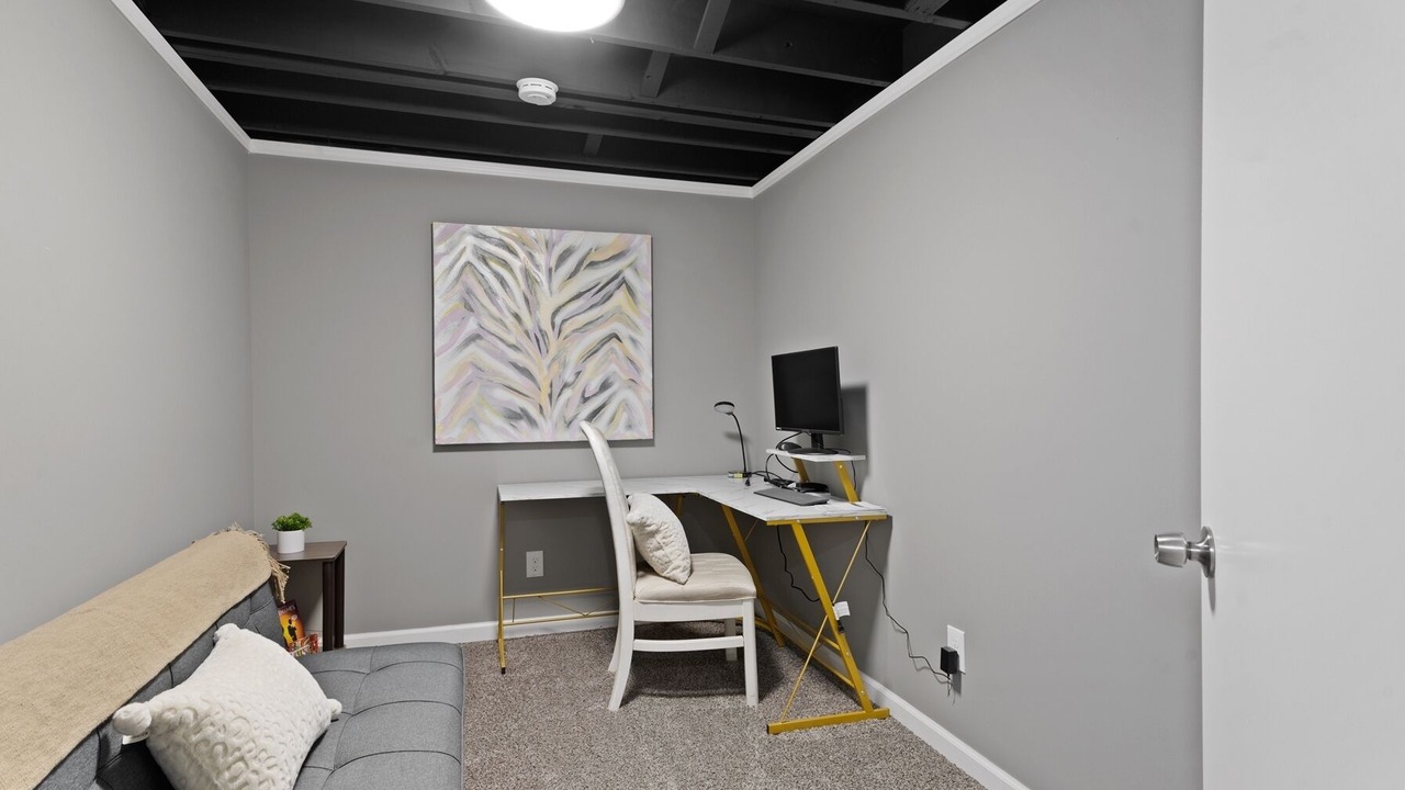 Photo of Livingroom in Jeffersonville - Clarksville