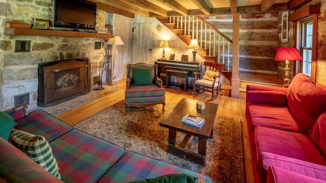 Photo of Livingroom in Luray