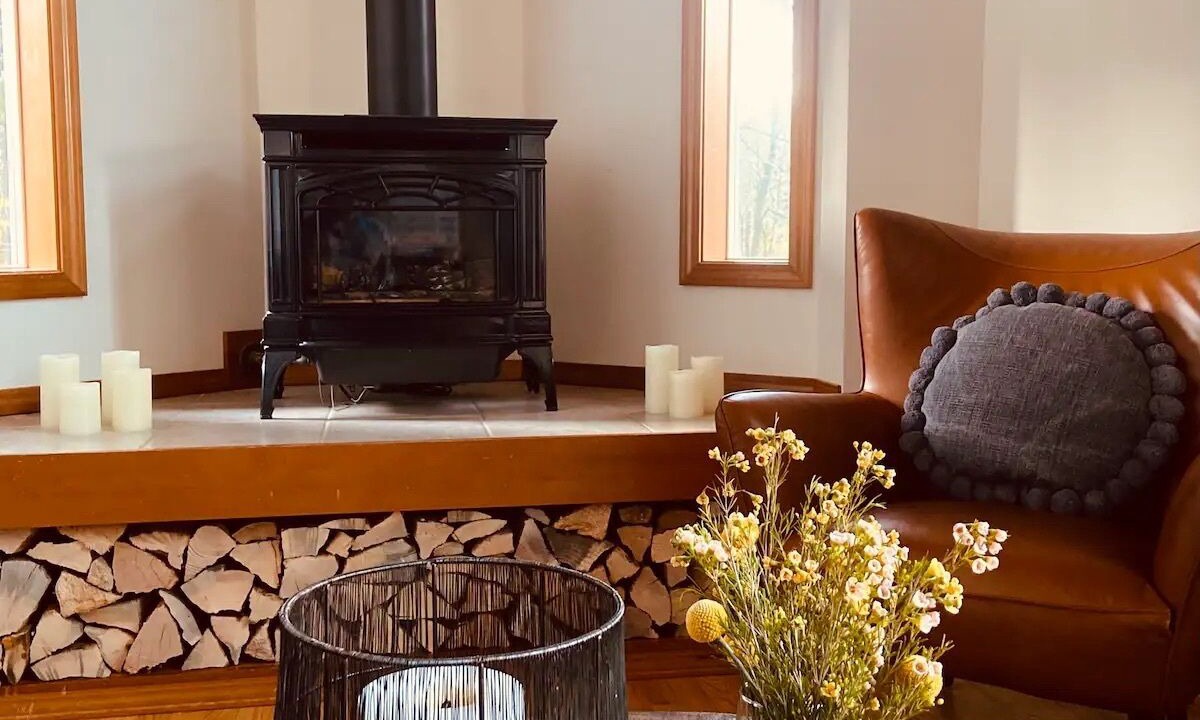 Photo of Livingroom in Gold Bar