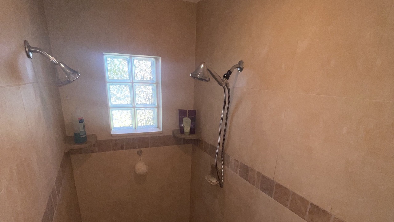 Photo of Bathroom in Jacarandas