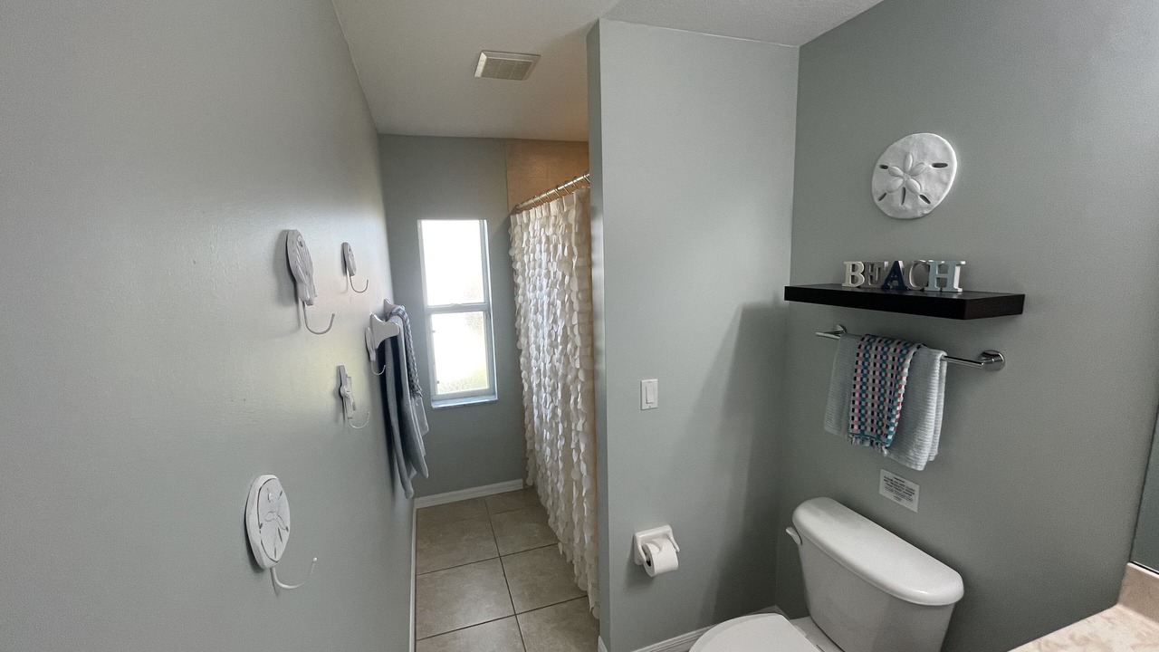 Photo of Bathroom in Jacarandas