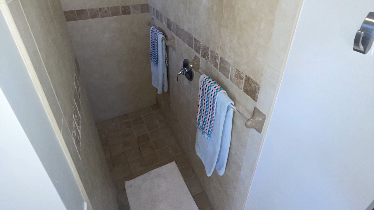 Photo of Bathroom in Jacarandas