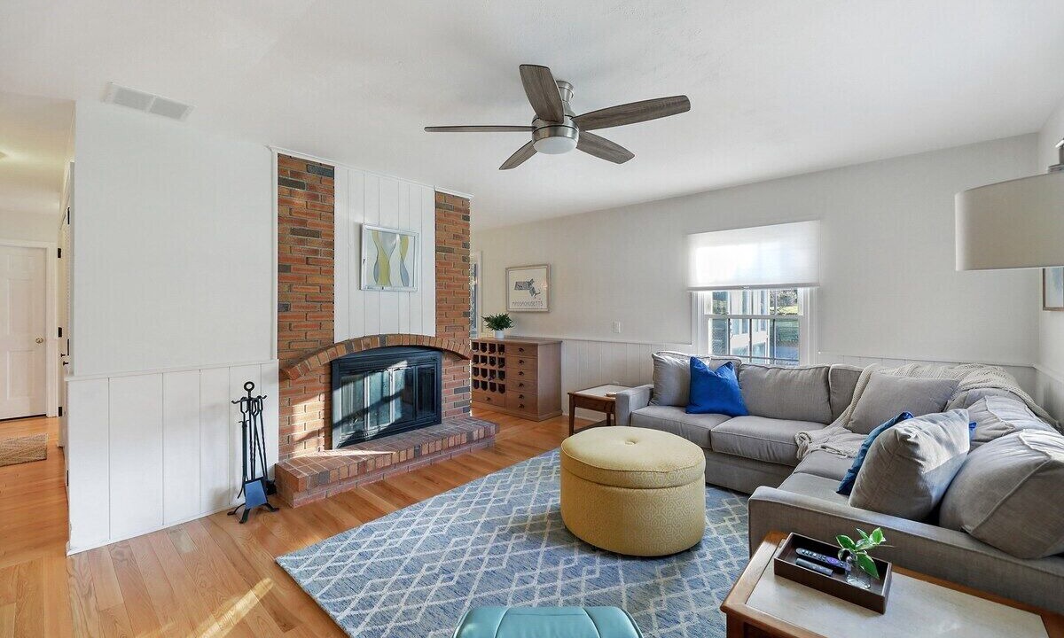 Photo of Livingroom in Lenox
